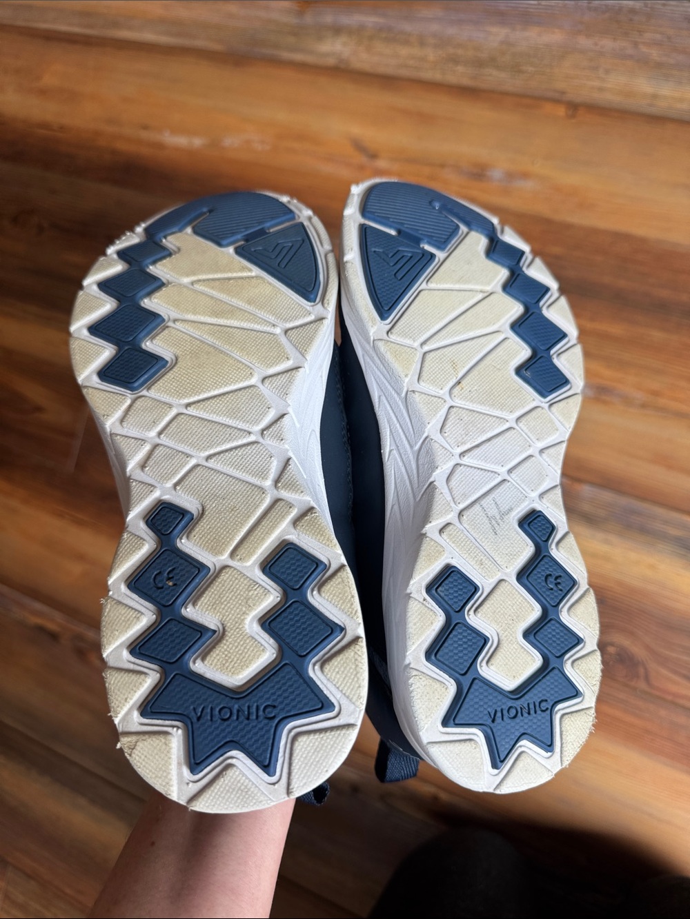 Vionic women’s size 7 - Picture 6 of 10